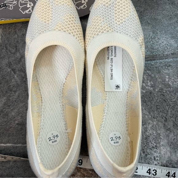 NWOB Allbirds Tree Breezers Cream Print Women's Flats Size 7 - Picture 8 of 12